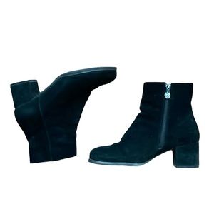 Blondo Alexia black suede waterproof boots. Size 7.5 wide.